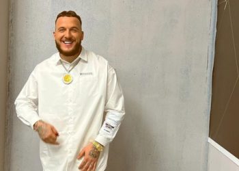 Mozzik uron personin e zemrës për ditëlindje: Urime mbretëresha ime 