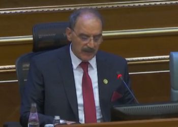 Kokaj: Është situatë trishtuese, t’i kthejmë fëmijët në bankat e shkollës!