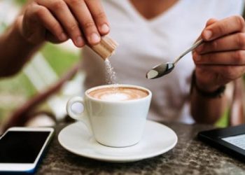 Cilët persona duhet të shmangin kafenë?