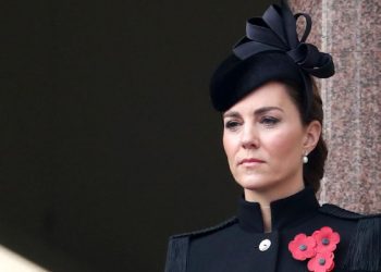 Princesa Middelton me lotë në sy i jep lamutumirën e fundit Mbretëreshës Elizabetë II