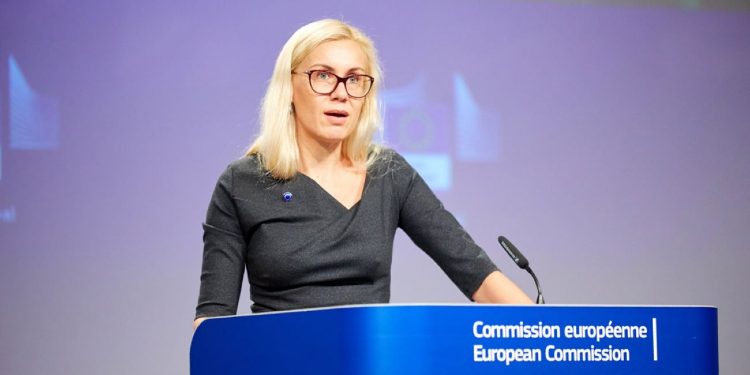 Komisionerja e BE-së: Ka gjasa që ndaj Rusisë të aplikohen sanksione të tjera energjetike