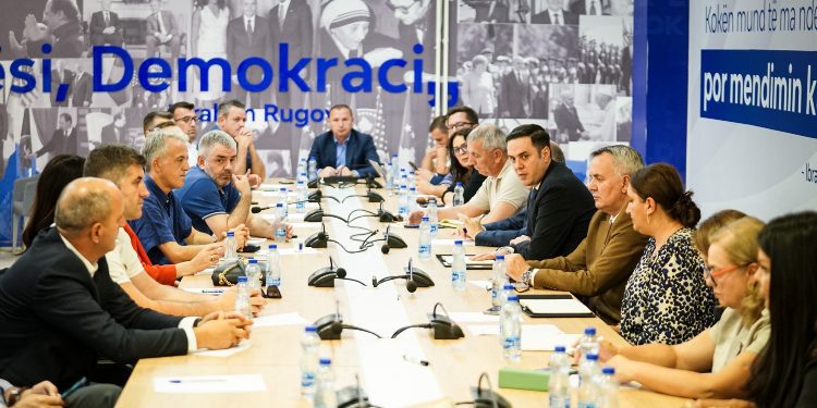 LDK i bën thirrje Qeverisë që të nisë dialogun me mësimdhënësit