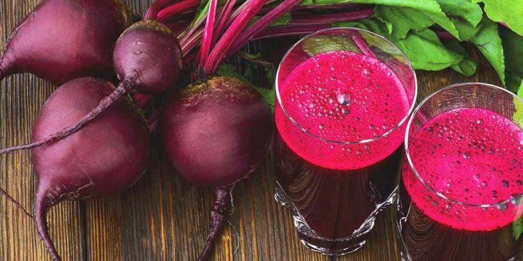 Si ta pastroni mëlçinë me lëngun e freskët të panxharit