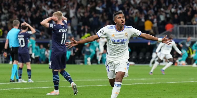 Reali i pamposhtur, fiton derbin, kryeson në La Liga