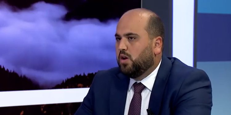 Aktivisti i VV-së: Heshtja e Kurtit po na largon