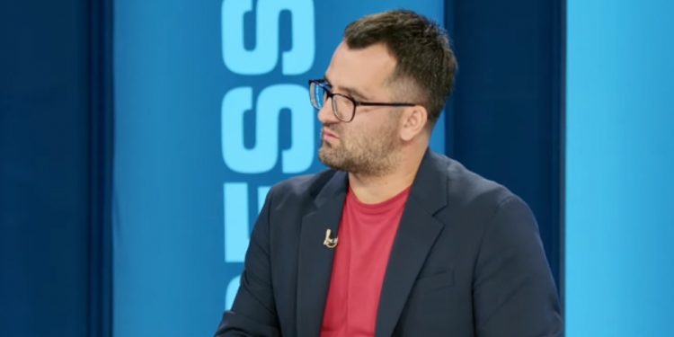 Gashi: Pagat të rriten, por paralel me këtë duhet të bëhet edhe vetingu në arsim