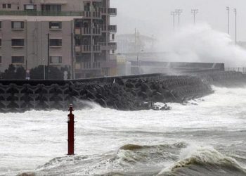 Japonia urdhëron largimin e mbi 8 milionë banorëve për shkak të tajfunit Nanmadol