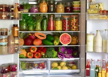 Mos i leni këto ushqime pranë njëra-tjetrës në frigorifer, ja arsyeja pse?!