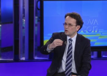 Profesori i diplomacisë Myrtezaj skeptik nëse Kosova do ta marrë liberalizimin e vizave