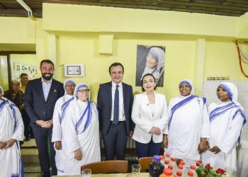 Përvjetori i vdekjës së Nënë Terezës, Osmani: Ndihemi krenarë për atë që la pas