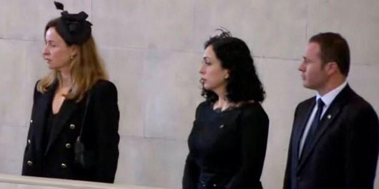 Presidentja Osmani bënë homazhe për Mbretëreshën Elizabeth II