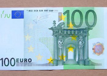 Kartëmonedhat 100 euro dhe monedhat 2 euroshe prijnë numrin e rasteve të falsifikuara