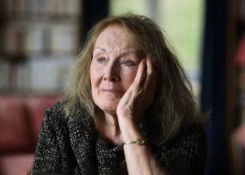 Fituesja e Çmimit Nobel Annie Ernaux, shpërfaqë detaje të Shqipërisë komuniste