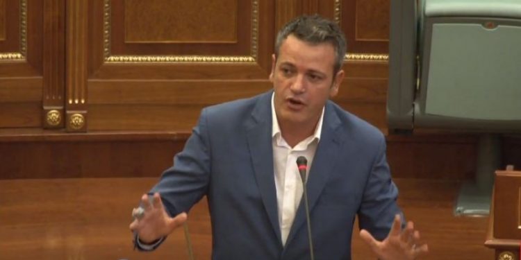 Gashi-Kurtit: Po shpresojmë se ndalja e pagave të jetë shembulli i fundit për keq