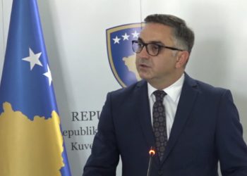 Tahiri i AAK-së i kërkon Kryetarit të Kuvendit të “ankohet” tek Presidenca çeke për vizat