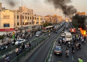Zjarri i madh në burgun Evin, protestat për Mahsa Aminin vazhdojnë në Iran