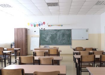 Këshilli i Prindërve: Nëse nuk i paguani mësuesit ne do të mbledhim fonde për t’i paguar