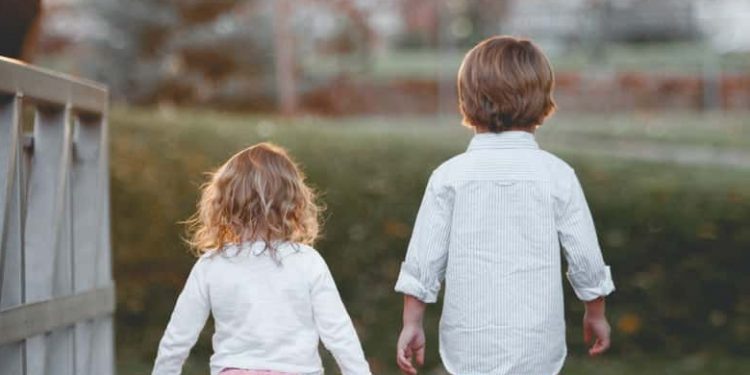 Këto janë 8 fakte befasuese për motrat dhe vëllezërit