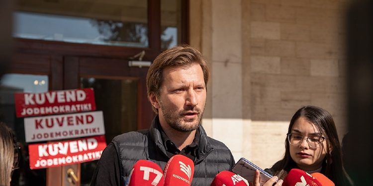 Aksion simbolik, PSD për legjislativin: Kuvend jodemokratik,”Bunker Kuvend”