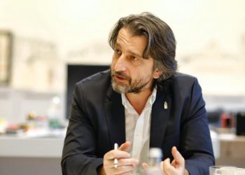 “Kaosi” në trafik, kryetari i Prishtinës: Sot ndoshta jam njeriu më i urryer në Prishtinë