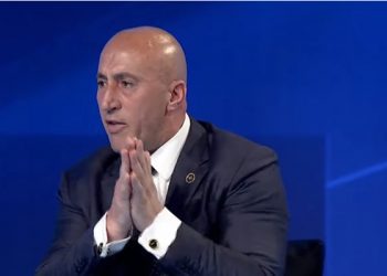 Haradinaj, Kurtit: Shteti nuk mbahet me “vitra”, mos e shndërro shtetin në “cirk social”!