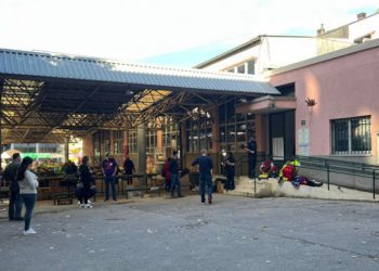 Një 81vjeçare ndërron jetë në hyrje të qendrës së votimit në Sarajevë