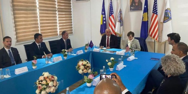 Alice Albright nderohet me “Çelësin e Qytetit” në Viti