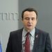 Kurti pranon kërkesën e SHBA-së, shtyn për 48 orë shqiptimin e gjobave për targat