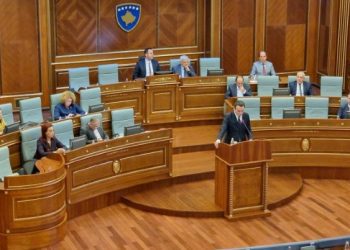 Deputetët serb u dorëhiqen, Kurti: Kosova tash ka Qeveri e cila nuk varet nga Lista Serbe