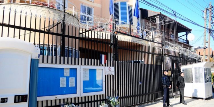 Ambasada e Francës shet veturën Peugeot 508, automatik, Diesel 2.2 (FOTO)