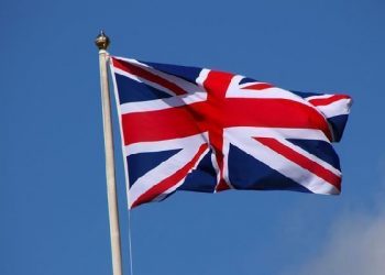 Britania i ka kthyer 26 shqiptarë në Tiranë për hyrje ilegle në shtet dhe i quan “kriminel”