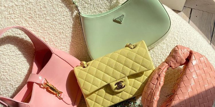 Këto janë 3 llojet e çantave që çdo femër duhet t’i ketë në garderobën e saj