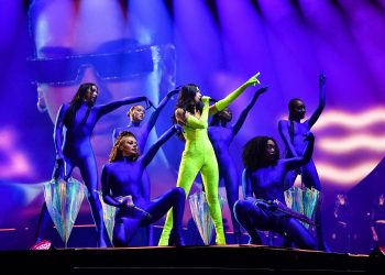 Këngëtarja e famshme shqiptare, Dua Lipa nuk do të performoj në Katar