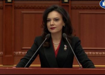 Ministrja Spiropali: Regjimi i vizave për Kosovën është absurd