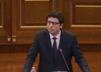 Murati iu humbë shpresat punëtorëve privat: Nuk do t’i ndajmë nga 100 euro për këtë kategori