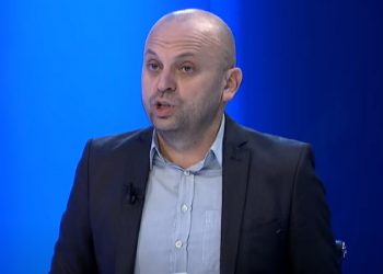 Mushkolaj: Kosova e ka të pamundur të zbatojë vendimin për targat KM