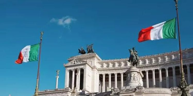 Për zgjidhjen e krizës me targat Italia dërgon 2 ministra në Kosovë dhe Serbi