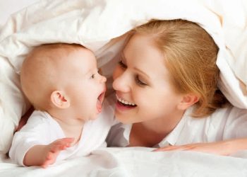 Nëna besojini intuitës tuaj për kujdesin ndaj fëmijëve