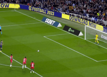 Lewandowski dështon keq nga penalltia