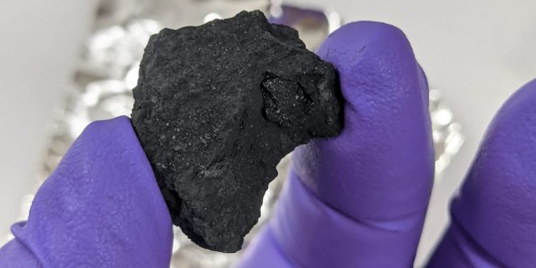 Ky meteorit mund të mbajë përgjigjen se nga erdhi uji i Tokës