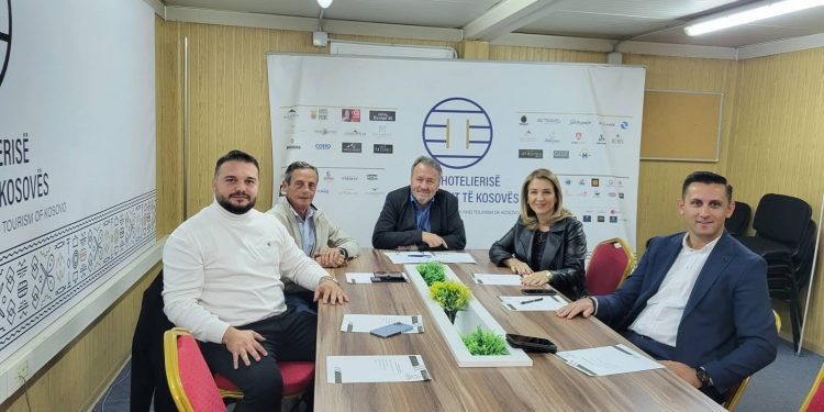 Oda e Hotilerisë-Qeverisë: Kërkojmë nga 200 euro për çdo punëtor të sektorit privat