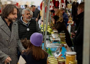 Prishtinë hapet panairi “Blej Shqip” Rama: Gjenerata e reja të mos i harrojnë traditat kombëtare