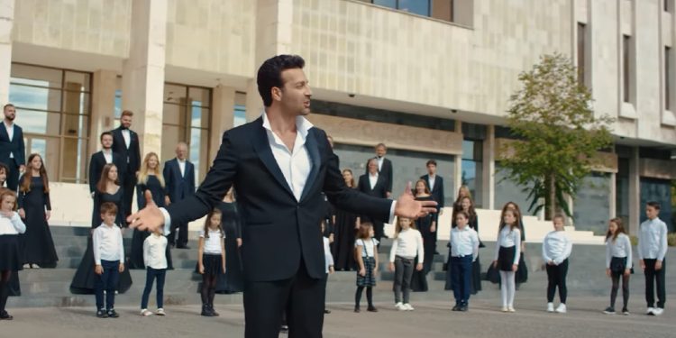 Rame Lahaj publikon këngë kushtuar atdheut