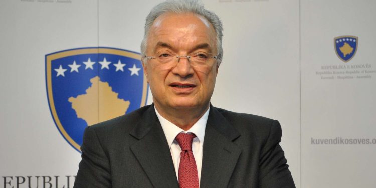 Haliti: Qeveria e Kosovës duhej të tërhiqej nga vendimi i saj për targat