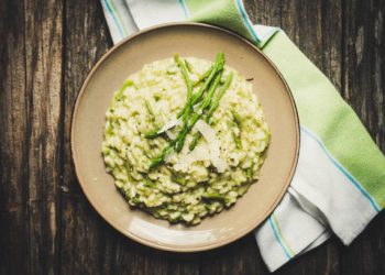 Risotto me limon dhe bizele
