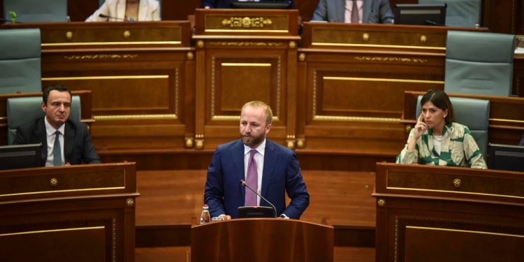 Tahiri: Kurti ia rriti pagën vetvetes, ndërsa ua ka ulur pagat gjyqtarëve dhe prokurorëve