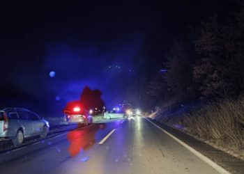 Aksidentohet një automjet i eskortës së Kurtit