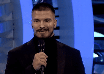 Andi Artani befason me deklaratën e tij: Kurrë libër nuk kam lexu