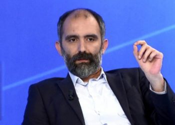 Abrashi: Dita e 11 nga bllokimi i rrugëve në veri, KFOR-i po qëndron në heshtje