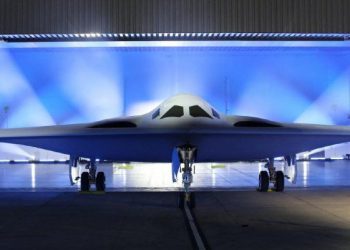 Forcat Ajrore të SHBA-së zbulojnë bombarduesin e ri bërthamor “B-21”